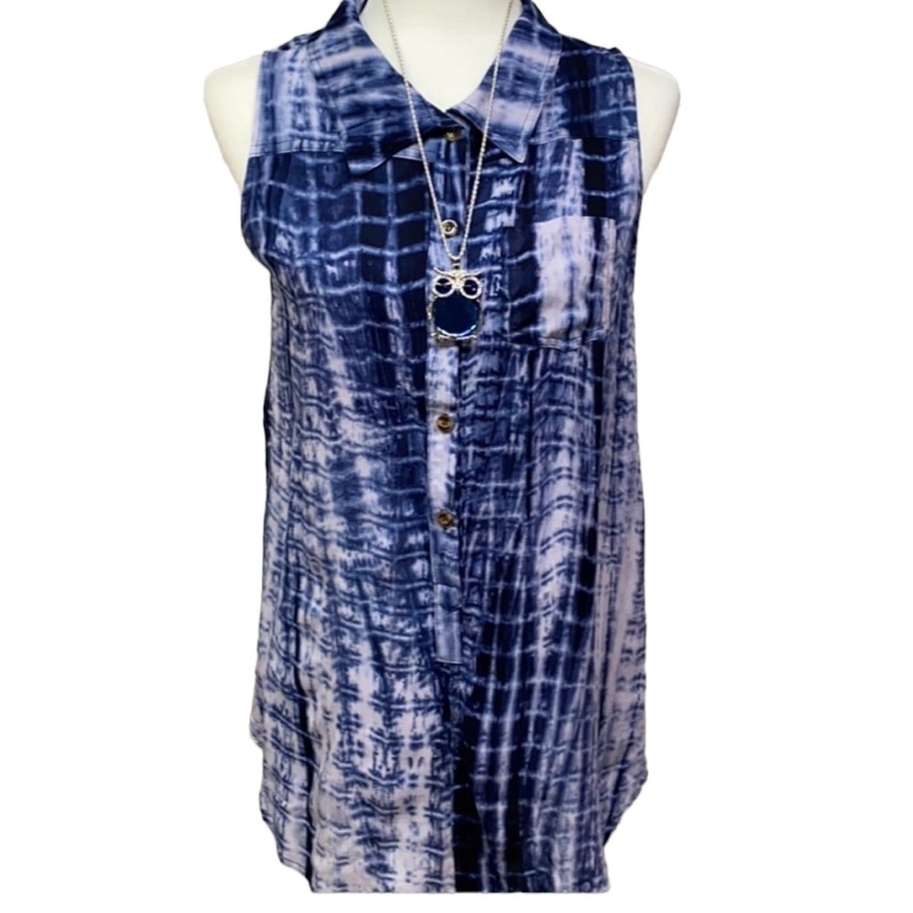 Paper Moon Ombré Sleeveless Henley Blouse